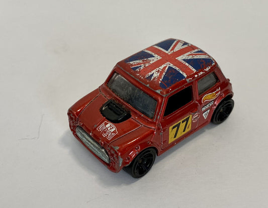 Morris Mini - 2000 Hot Wheels - Red Loose 